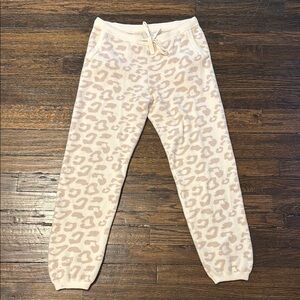 Barefoot Dreams leopard Print Joggers